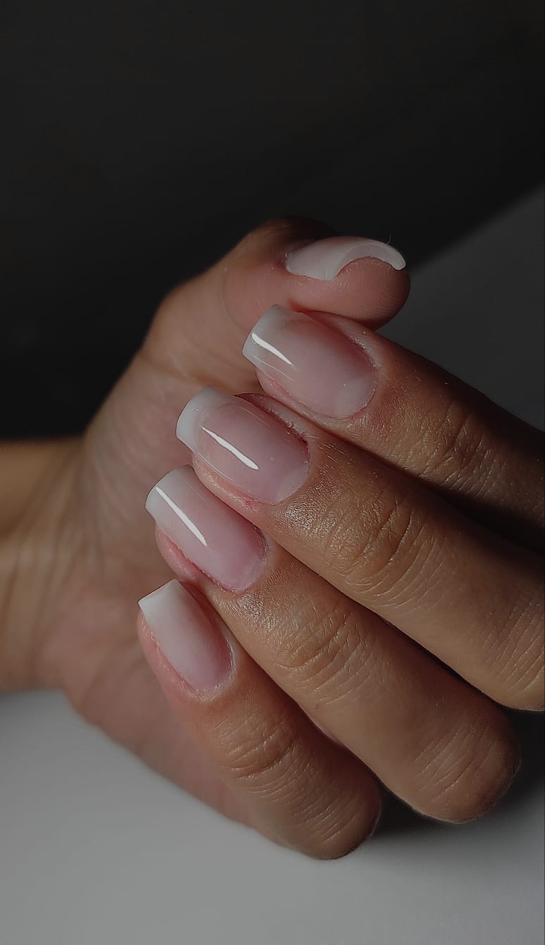 Alongamento de unhas